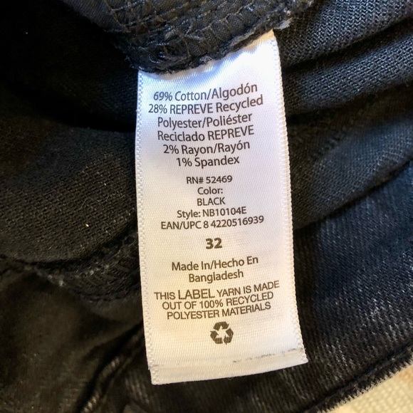 No Boundaries Men's Size 32 Distressed Black Jean Shorts - Picture 2 of 5